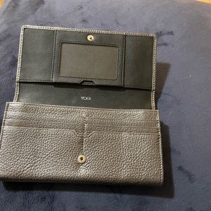 Tumi wallet